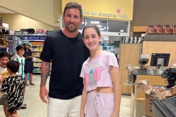 Сеть взорвало фото Лионеля Месси в супермаркете Майами