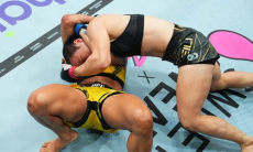 Бой за чемпионский титул UFC завершился неожиданным исходом