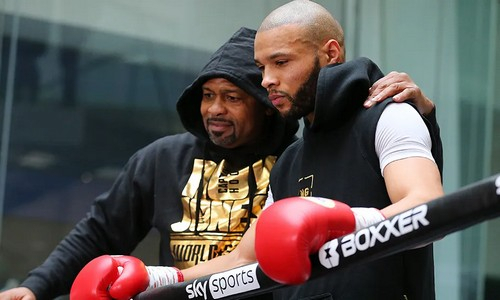 Популярный боксер неожиданно отказался от услуг Роя Джонса и выбрал нового тренера