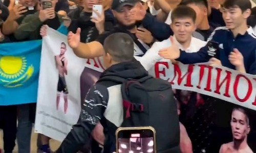 Асу Алмабаева шикарно встретили в Казахстане после дебютной победы в UFC. Видео