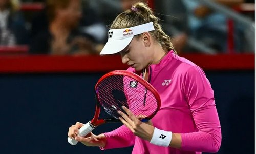 «Развалилась». Бывший тренер Елены Рыбакиной отреагировал на ее поражение в полуфинале турнира в Монреале