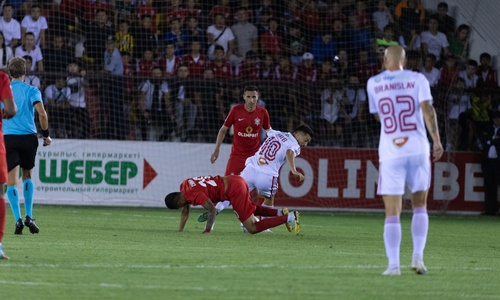 «На поле полетели посторонние предметы». На вылет «Актобе» из еврокубков отреагировали в России