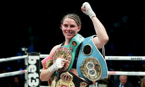 Абсолютная чемпионка мира по боксу дебютирует в ММА