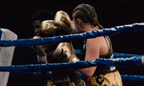 Самая сексуальная боксерша Казахстана выиграла бой c нокдауном за титул чемпионки мира. Видео