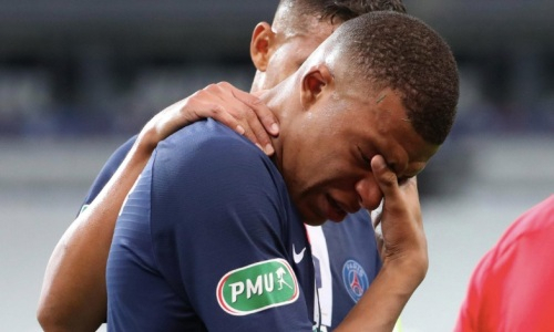 Мбаппе расплакался после «прощального» матча за «ПСЖ». Видео