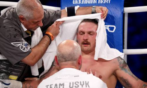 Как выглядел Усик после пропущенных от Дюбуа 47 ударов в голову и корпус. Видео