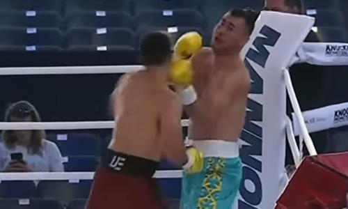 Узбекистанский боксер высказался о быстром нокауте казахстанца в андеркарде Усика