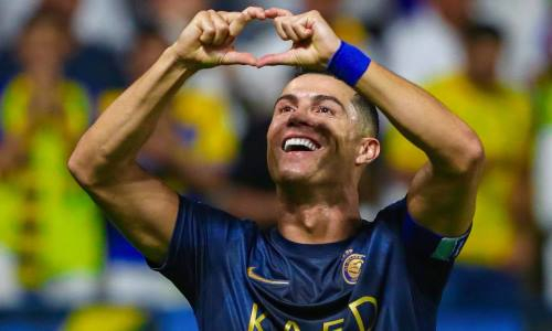 Роналду оформил дубль и отдал голевой пас за один тайм в матче за «Аль-Наср». Видео