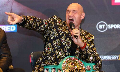 Тайсон Фьюри смешным фото отреагировал на исход боя Усик — Дюбуа