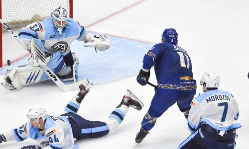 «Нужно было что-то менять». Райли Барбер оценил свой первый гол в КХЛ, поражение «Сибири» и объяснил переход в «Барыс»