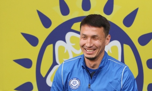 Капитан сборной Казахстана по футболу обратился с просьбой к фанатам