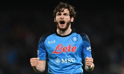 «Барселона» собирается подписать Хвичу Кварацхелию