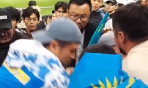 «В зоопарк их обратно». Дикое поведение фанатов сборной Казахстана по футболу вызвало волну возмущения