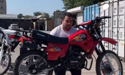 Казахстанец объявил о подписании контракта с UFC