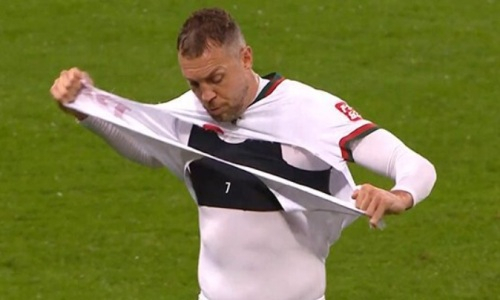 Артем Дзюба психанул во время матча РПЛ. Видео