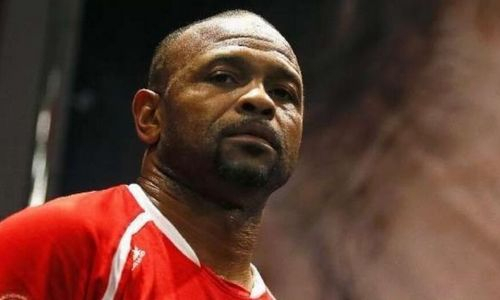 «Это были не игрушки». Легендарный Рой Джонс назвал самого сложного соперника в своей карьере