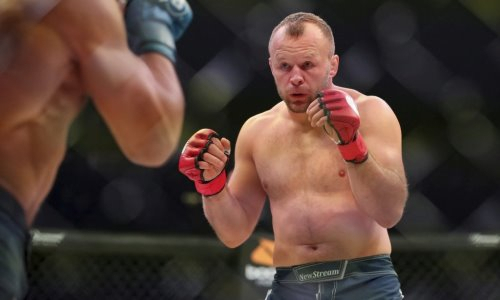 Стала известна огромная сумма гонорара Куату Хамитову за бой с Александром Шлеменко