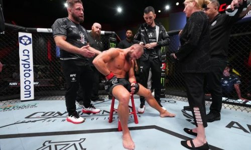 Уроженец Казахстана заявил о печальных последствиях нокаута в главном бою турнира UFC