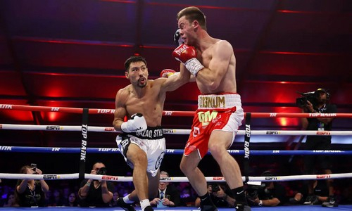 «Решил дело». Top Rank показал убойный нокаут Жанибека Алимханулы. Видео