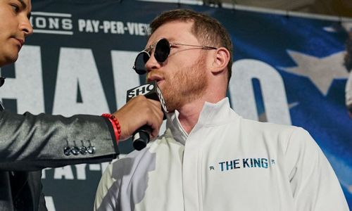 «Канело» заинтриговал заявлением перед боем с «абсолютом»