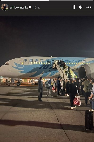 Казахстанский тяжеловес вылетел в Китай на бой за титул WBO