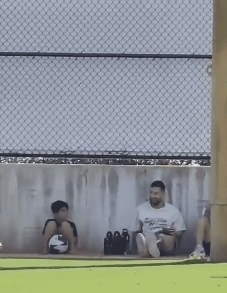 Лионель Месси посетил тренировку сына во время матча «Интер Майами». Его клуб разгромили