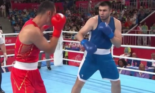 Видео боя Баходира Джалолова против казахского боксера с досрочной победой на Азиаде-2023