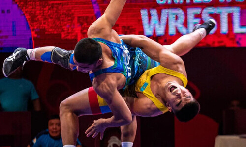 Досрочной победой завершилась схватка казахстанского борца за «бронзу» Азиады-2023