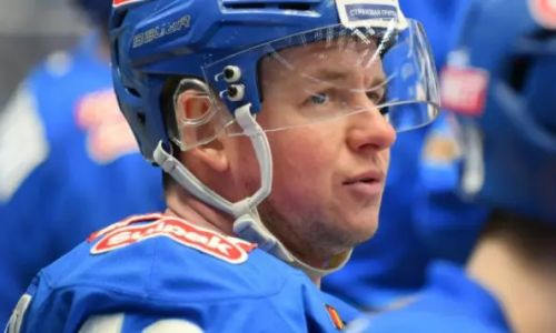 КХЛ вынесла наказание капитану «Барыса» за непристойный жест скамейке соперника