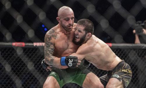 Александр Волкановски объяснил свое поведение после нокаута от Ислама Махачева