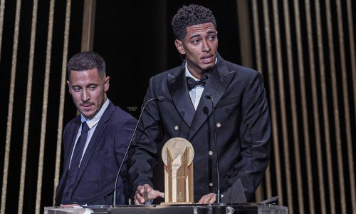 Джуд Беллингем получил награду от France Football