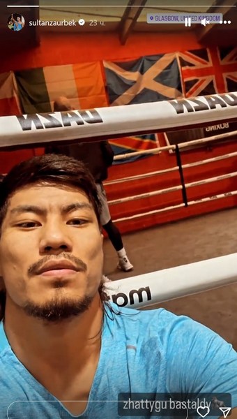 Казахстанский боксер с титулом WBO начал тренировочный лагерь в Великобритании