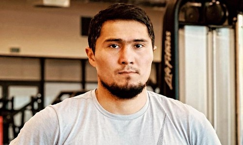 Лучший боксер Казахстана продолжает подготовку к важному бою в Ташкенте. Видео