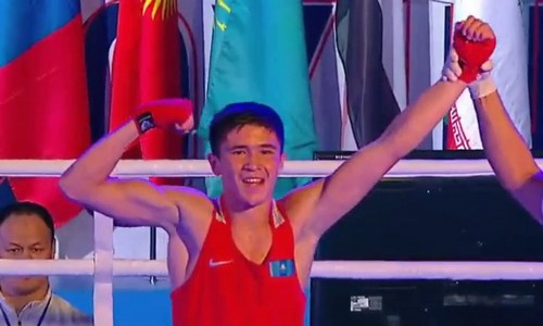 Видео полного боя, или Как брат «Казахского Ломаченко» избил соперника в полуфинале чемпионата Азии