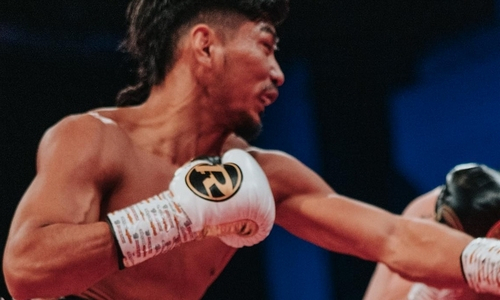 Непобежденный казахстанский боксер нокаутом завоевал титул WBO
