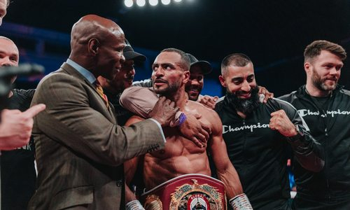 Нокаутом завершился главный бой вечера бокса с участием «Нового Головкина» из Казахстана. Видео