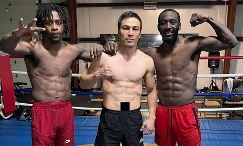 Батыр Джукембаев сделал признание о спаррингах с лучшим боксером мира