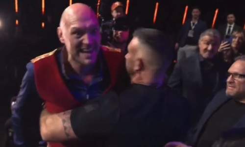 Тайсон Фьюри «набросился» на Александра Усика. Видео