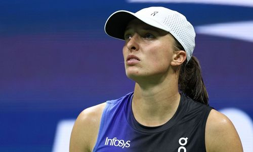 «Бьёмся головой о стену». Первая ракетка мира обрушилась с критикой на WTA