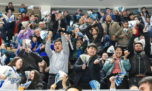 «Ну как же красиво!». Шайба хоккеиста «Барыса» вызвала восхищение. Видео