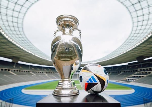 Представлен официальный мяч Евро-2024. Фото