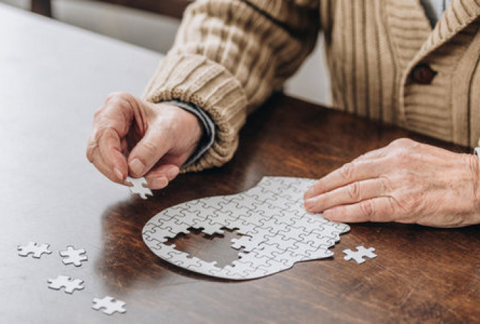 Ученые нашли первый признак развития болезни Альцгеймера