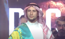 Казахстанские бойцы прошли взвешивание и дуэль взглядов перед боями в зарубежной лиге. Видео