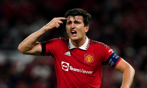 Футболиста сборной Казахстана отправили в пару к Гарри Магуайру