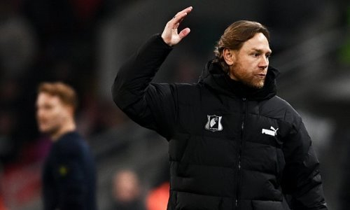 Главного тренера сборной России по футболу наказали за оскорбление функционеров