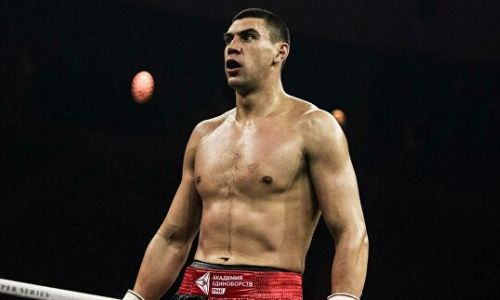 Российский боксер выбрал скандальную победу над казахстанцем вместо титула чемпиона мира
