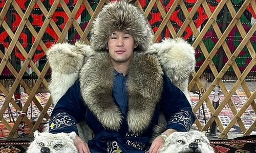 Шавкат Рахмонов рассказал о работе грузчиком и поддержке народа Казахстана