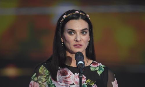 Елена Исинбаева прервала молчание и выступила с неожиданным видеообращением после скандала