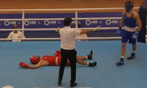 Казахстанский боксер брутальным нокаутом в первом раунде завоевал «золото» международного турнира. Видео