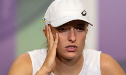 «Я думаю о Рыбакиной». Первая ракетка мира столкнулась с давлением